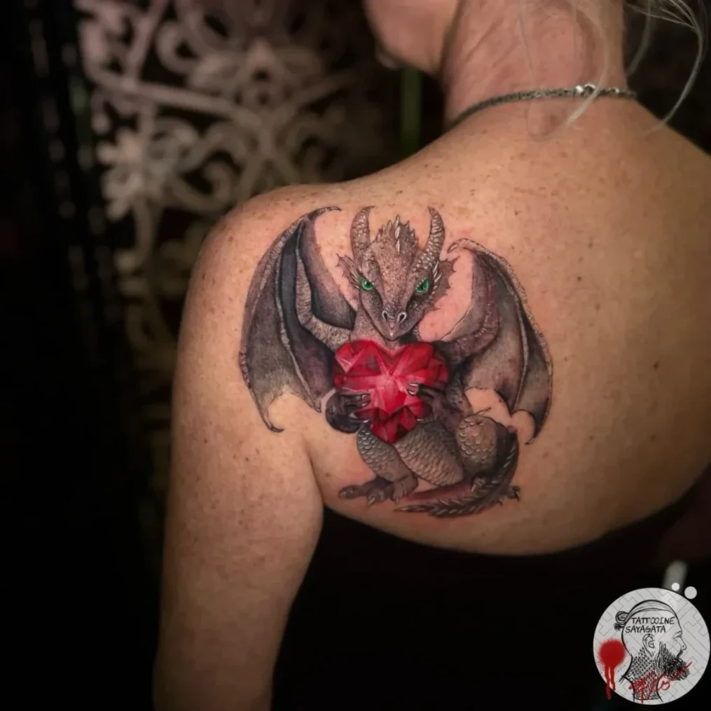 Farbiges Tattoo eines Drachen - Color Tattoo München bei Tattooine Sayagata